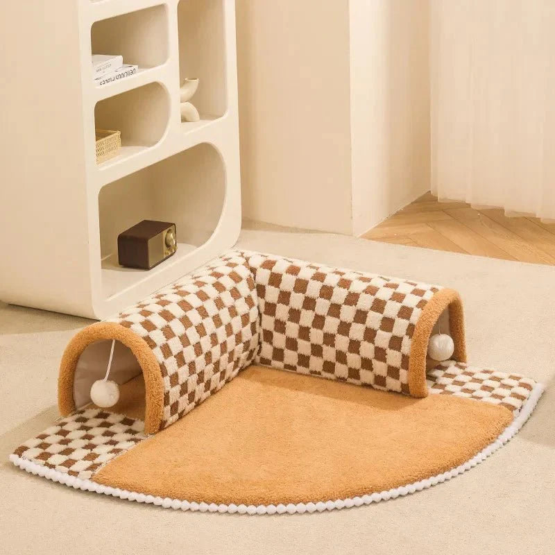 Autumn Winter Hangout Escape House