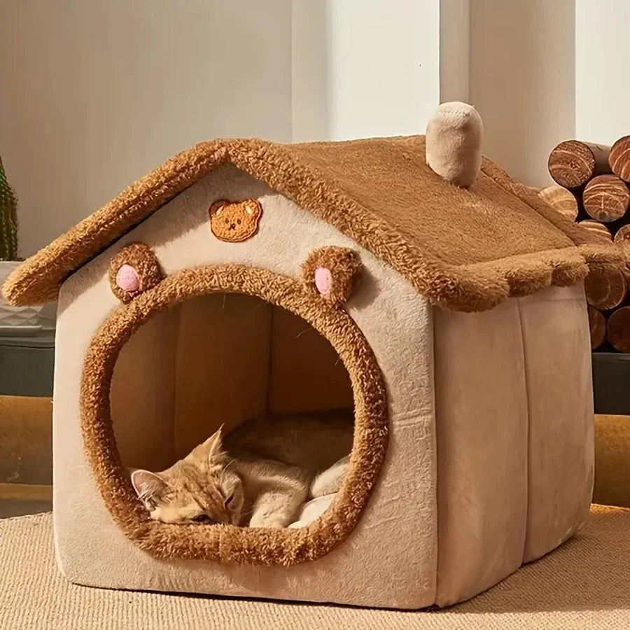 Gingerbread Cookie Home : Festive hideaway designed for cats