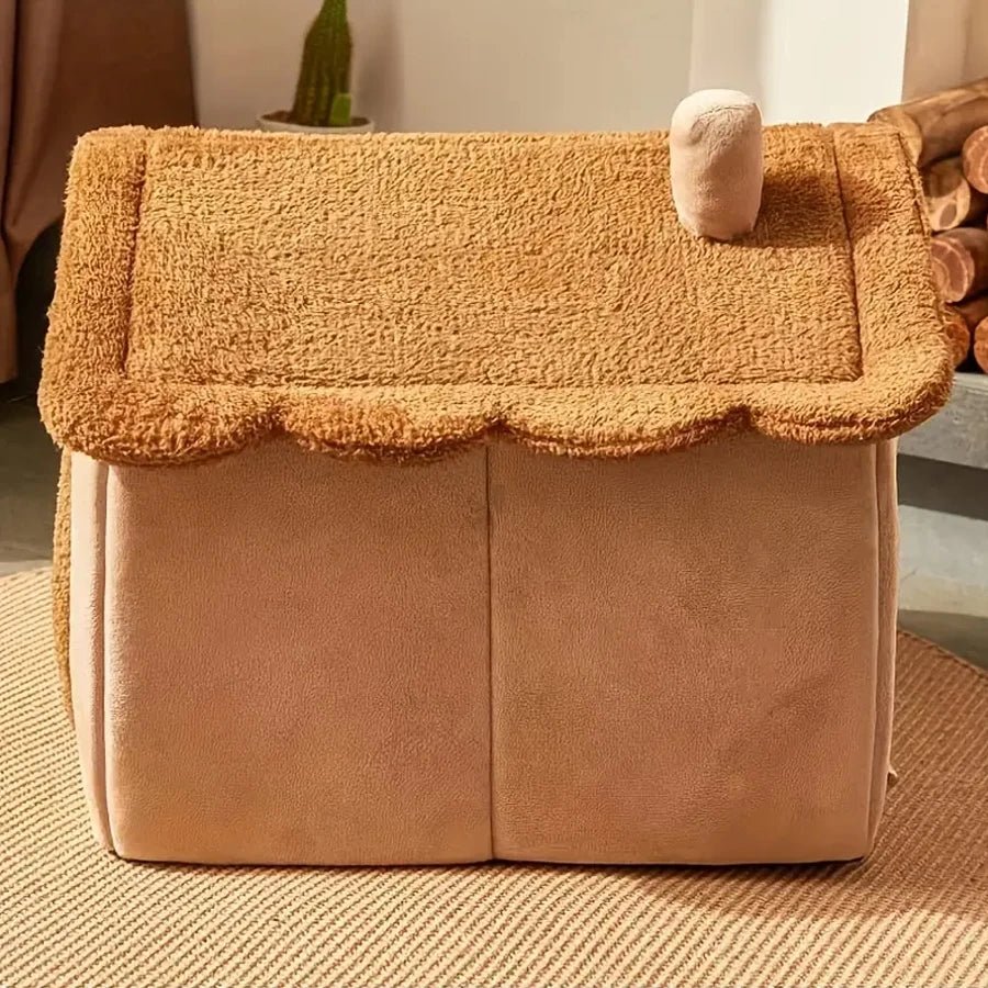 Gingerbread Cookie Home : Festive hideaway designed for cats