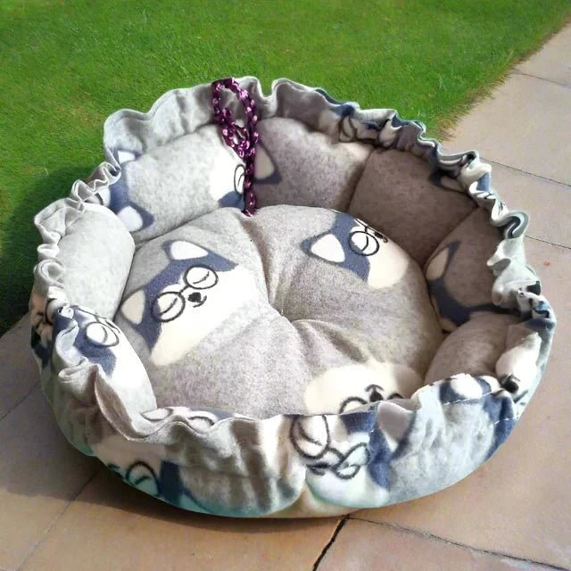 Round Frilly Cat Bed